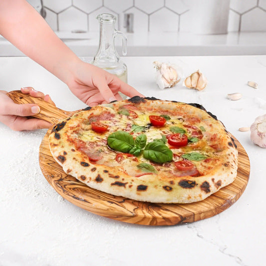 Pizzabrett aus Olivenholz – Servier- & Schneidebrett