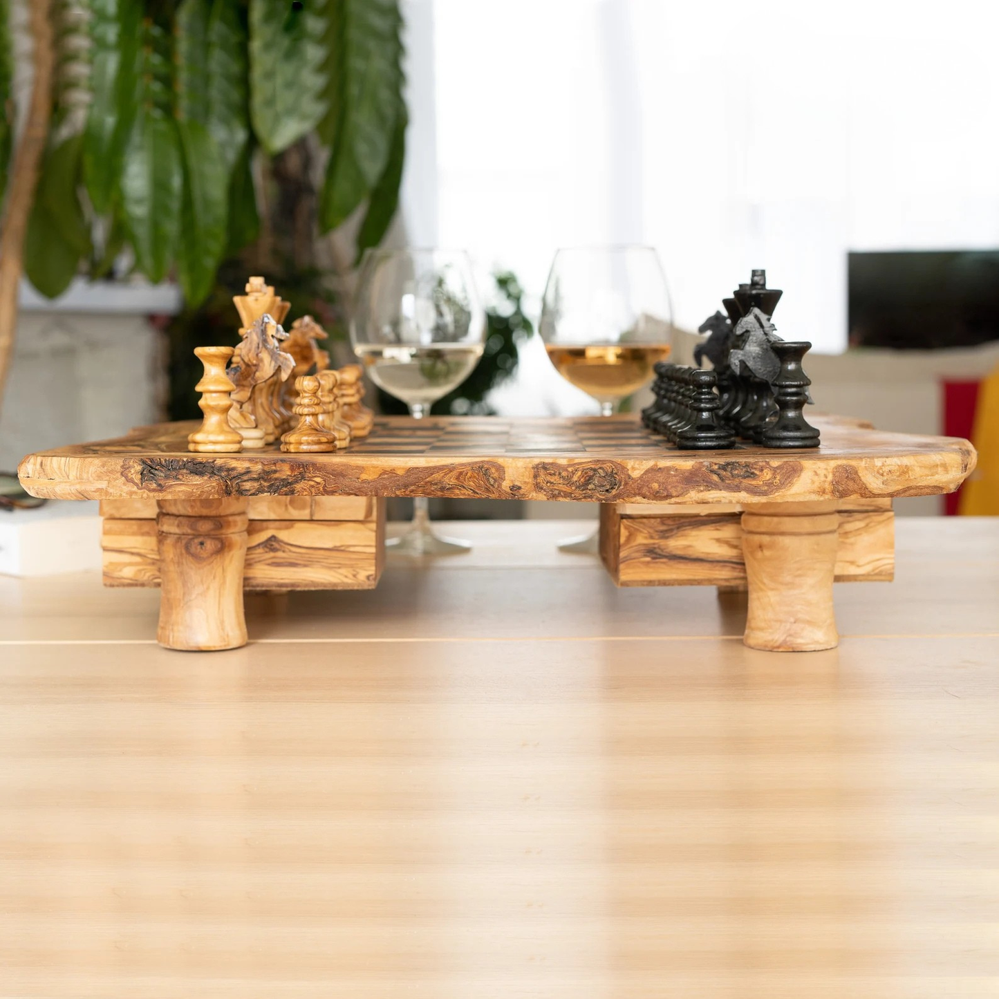Kleines Olivenholz Schachbrett mit Figuren 22cm Reise Schachspiel hochwertig