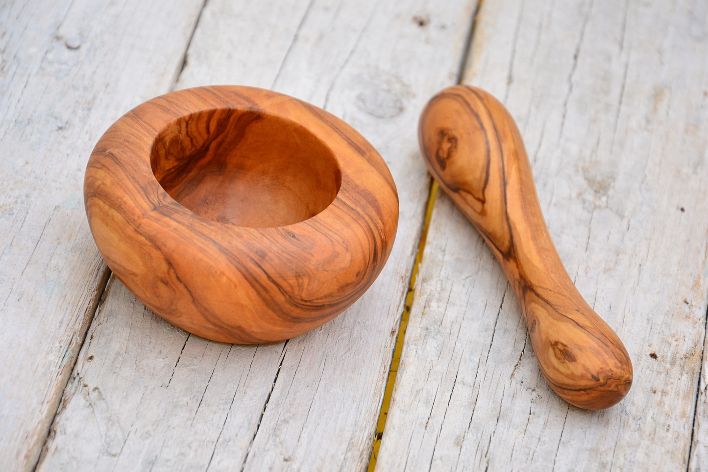 Mediterraner Olivenholz Mörser aus massivem Naturholz