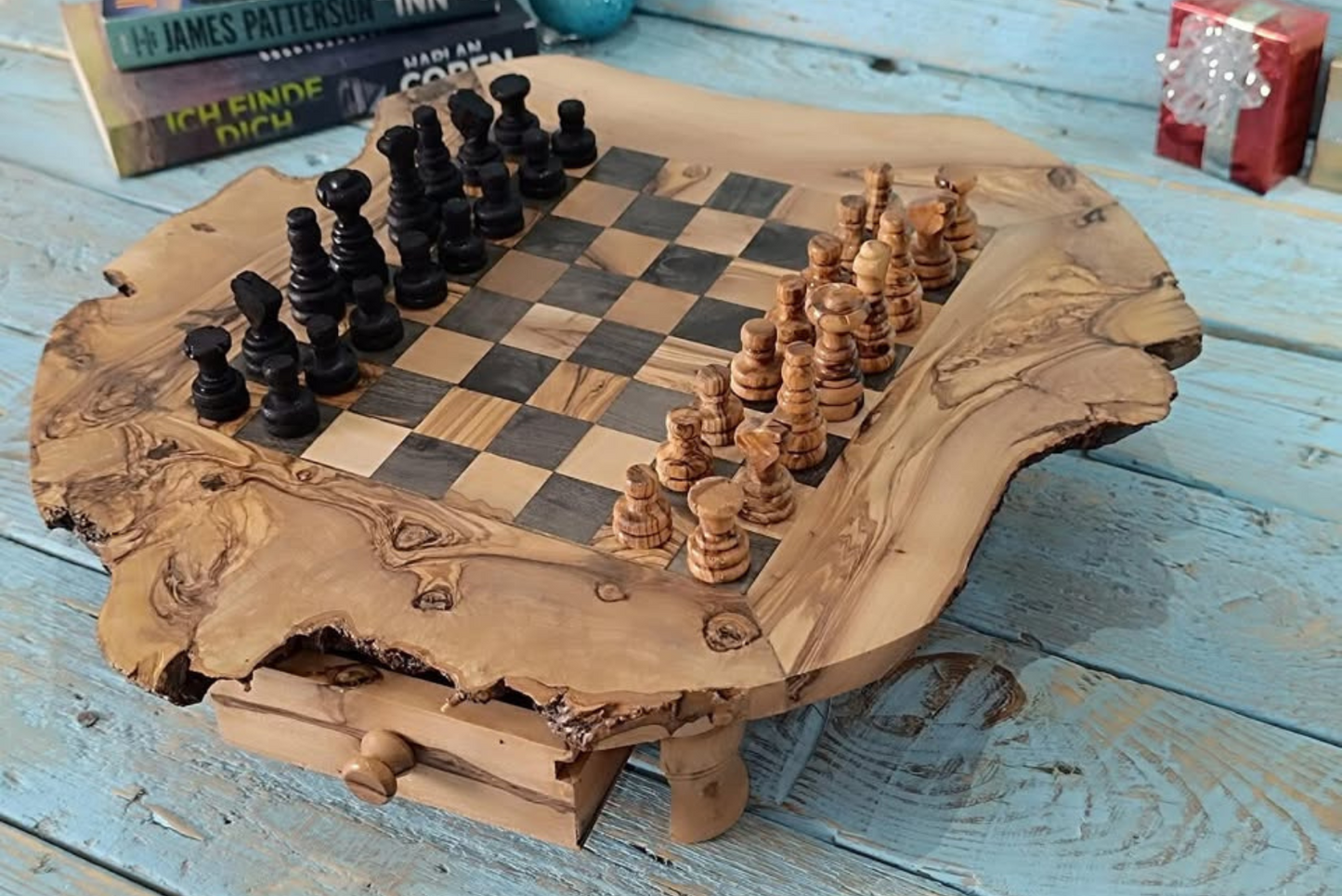 Handgefertigtes Schachbrett aus Olivenholz mit natürlicher Maserung – edles Design für Sammler und Schachliebhaber