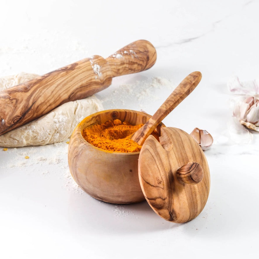 Olivenholz Salztopf gefüllt mit Gewürz, inklusive Holzlöffel