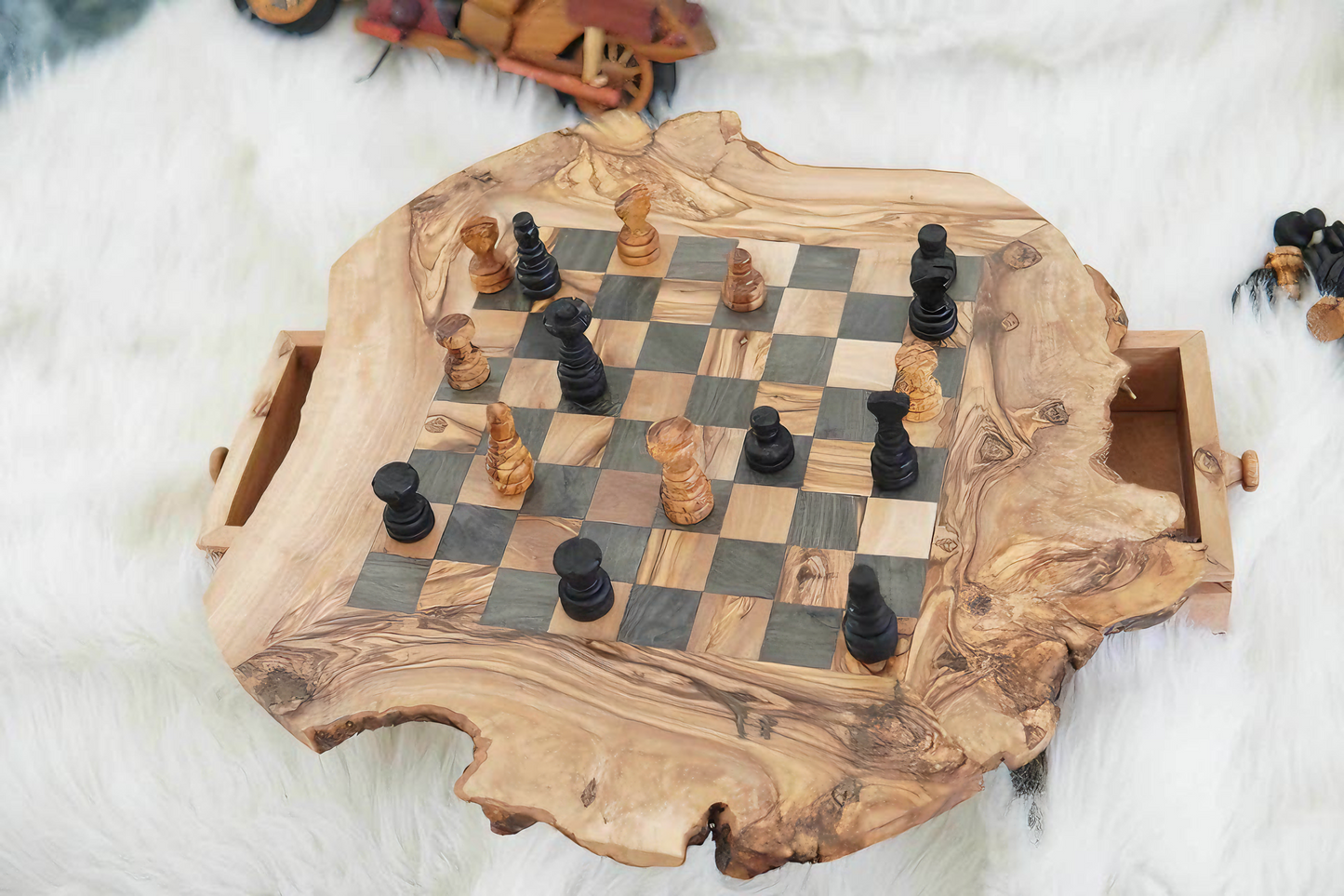 Handgefertigtes Schachbrett aus Olivenholz – exklusives Geschenk