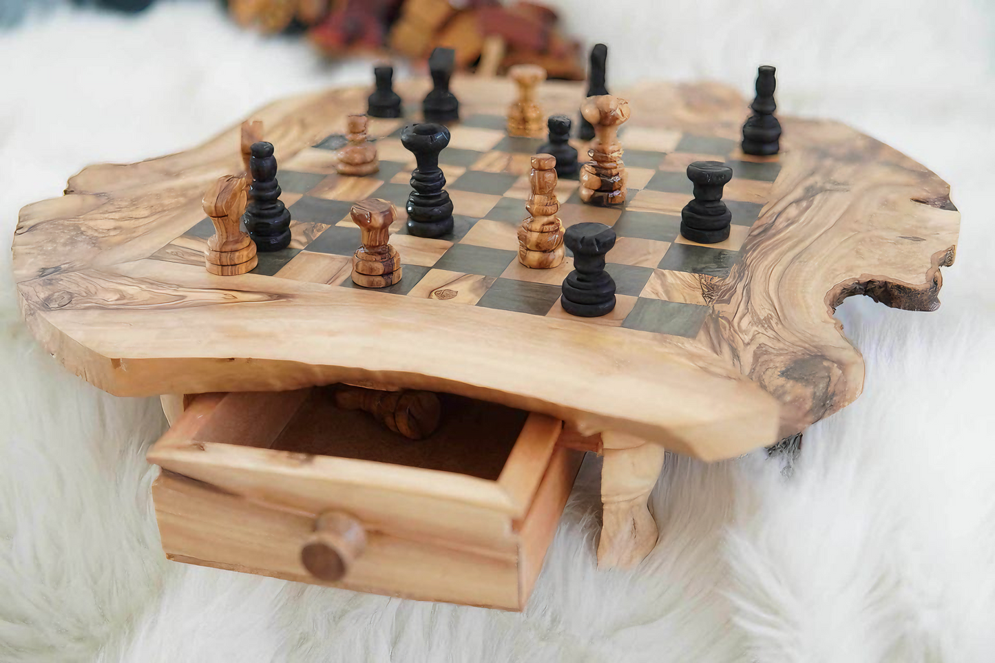 Handgefertigtes Schachbrett aus Olivenholz – exklusives Geschenk