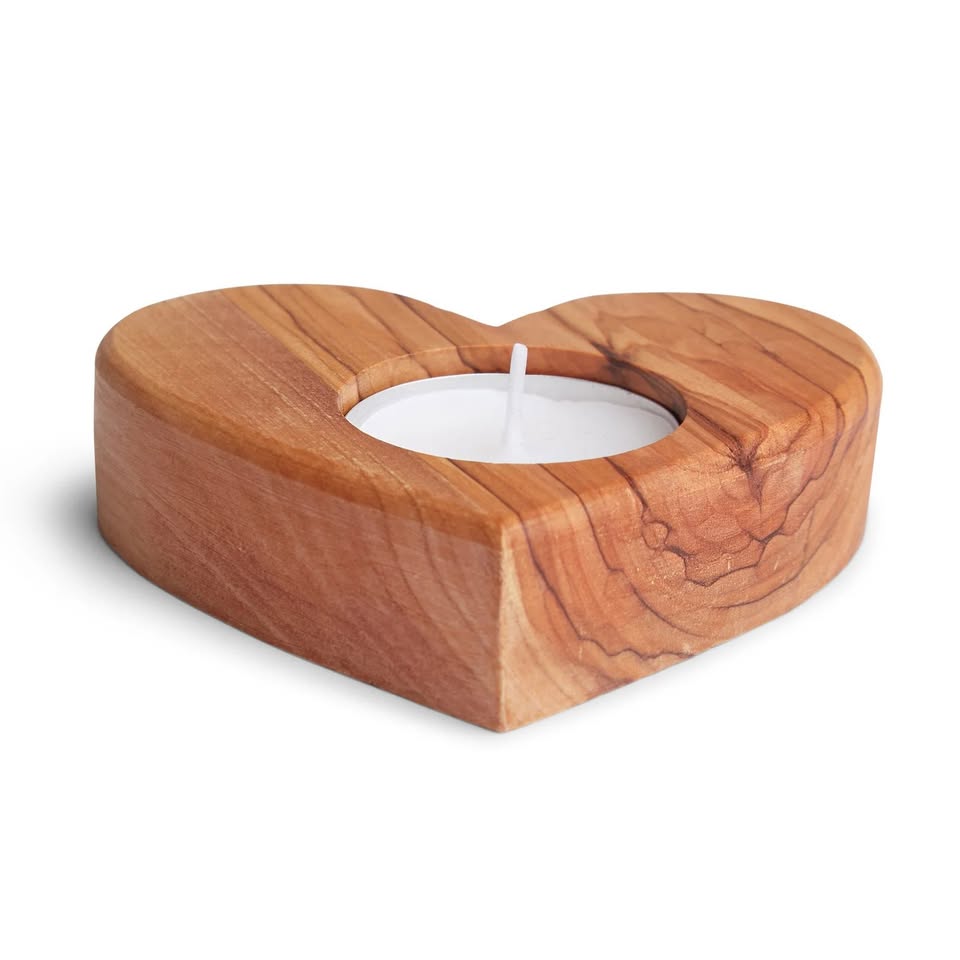 Handgemachter Teelichthalter aus Olivenholz in Herzform, Kerzenhalter - Handgefertigt Schweiz | Mediterranean Art - Handgefertigt Schweiz | Mediterranean Art - Handgefertigt Schweiz | Mediterranean Art Olivenholz handgefertigt Schweiz - Bild 2