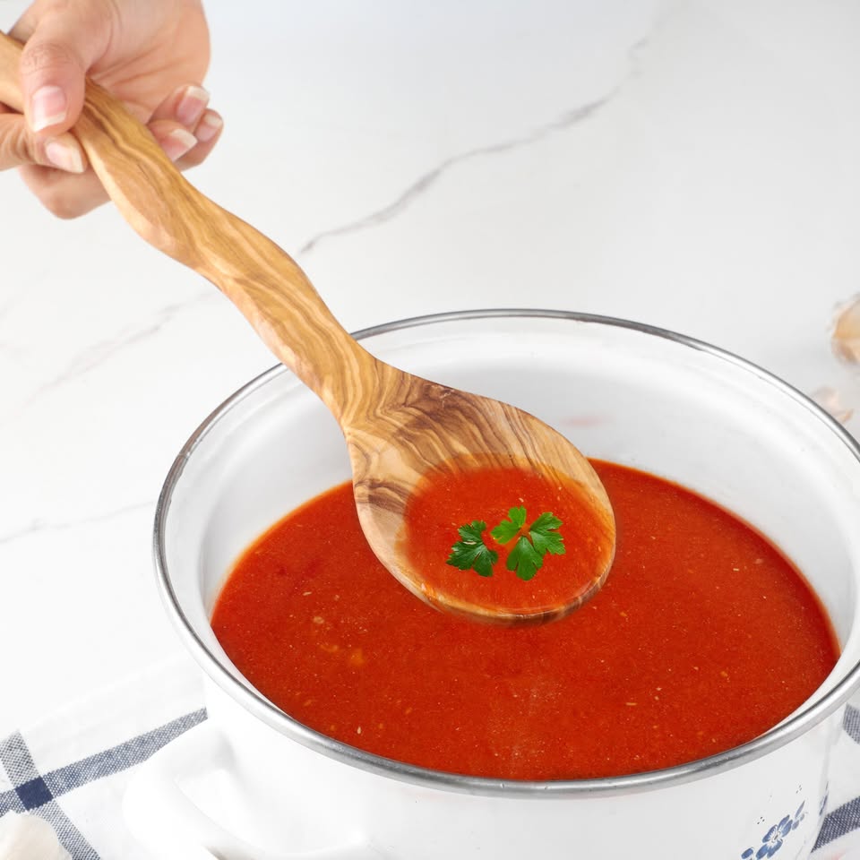 Handgefertigter Kochlöffel aus Olivenholz, ergonomischer Griff, perfekt für Töpfe und Pfannen