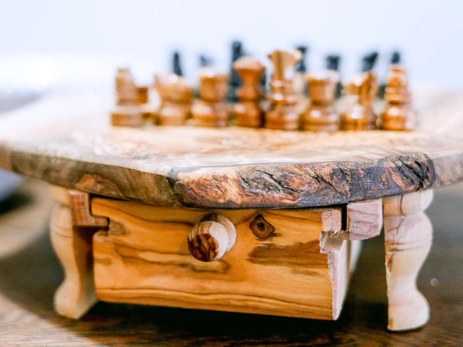 Natürliches Lernspiel für Kinder ohne Bildschirm und ohne Plastikspielzeug