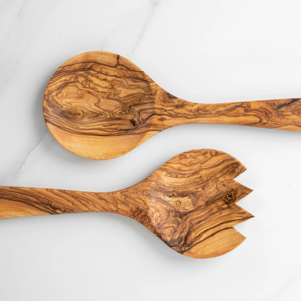 Set aus Olivenholzlöffel und Göffel, handgefertigt mit natürlicher Holzmaserung