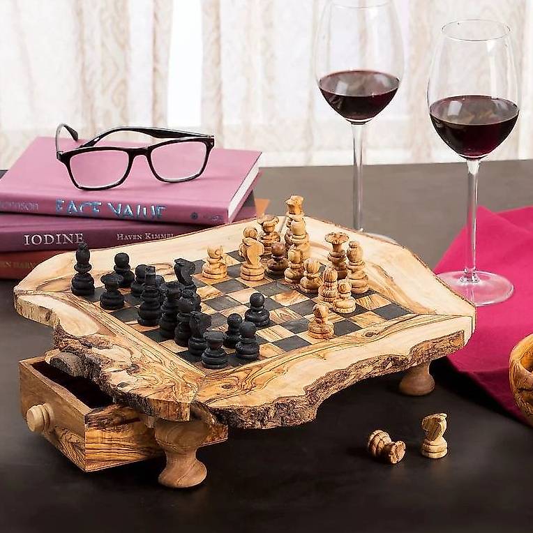 Olivenholz Schachspiel in der schweiz