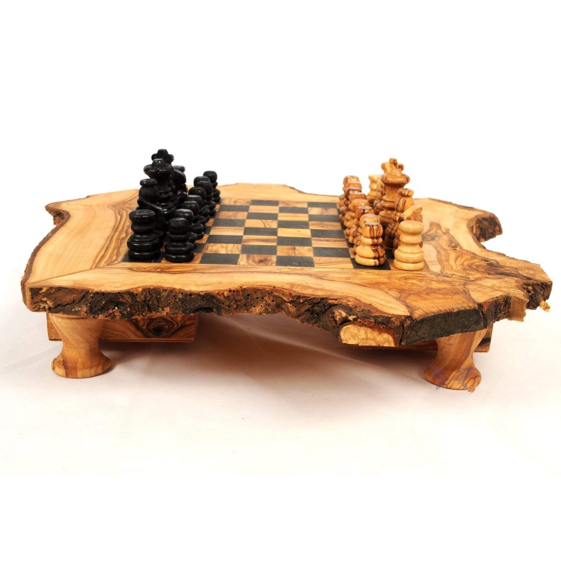 Exklusives Olivenholz Schachbrett handgemacht – nachhaltiges Holz mit einzigartiger Maserung und Schweizer Versand