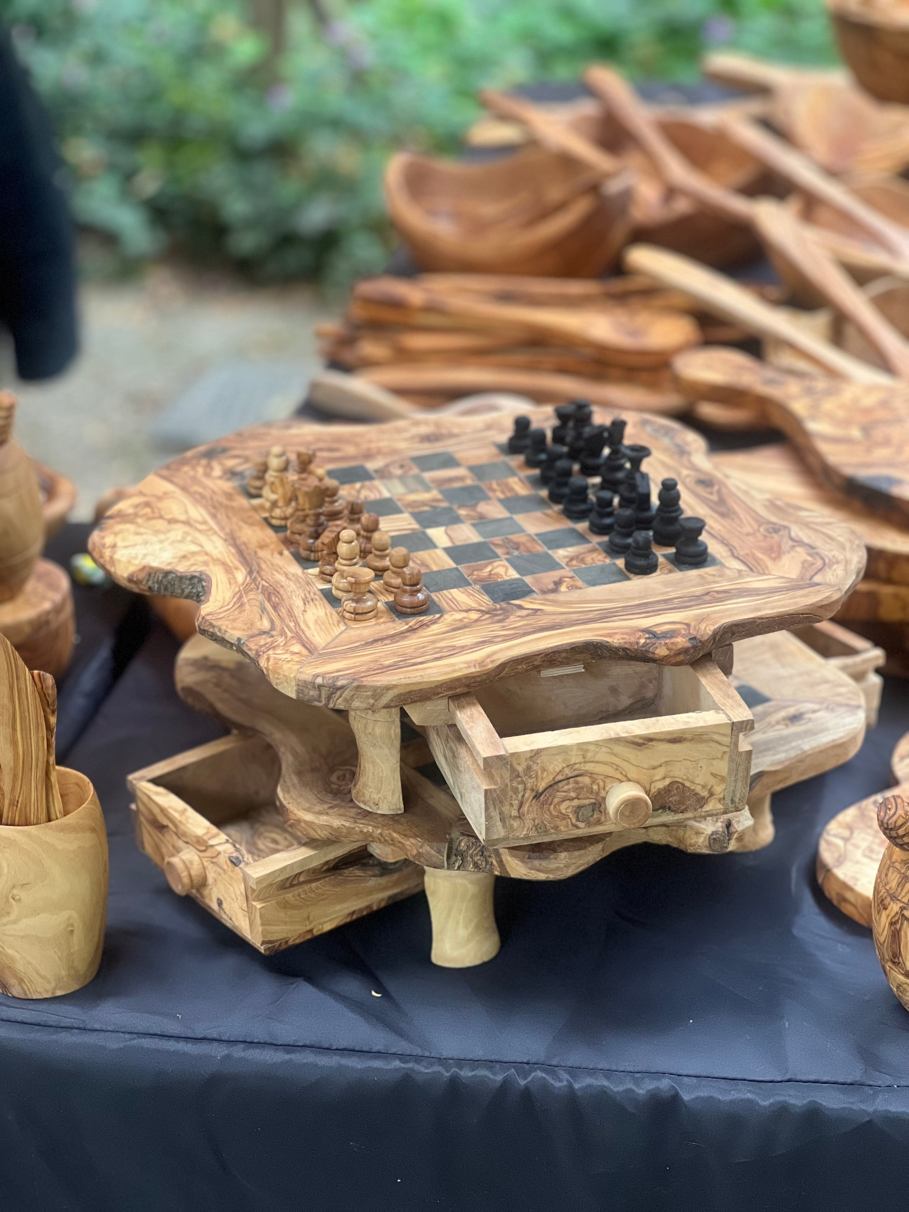 Handgefertigte Olivenholz-Produkte am Handwerkermärit Bern

