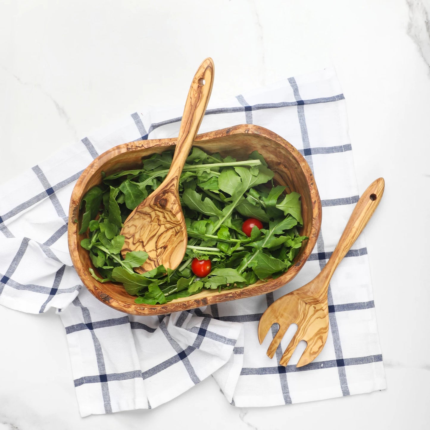 Längliche, handgefertigte Schale aus massivem Olivenholz – individuelle Länge, langlebig und elegant

