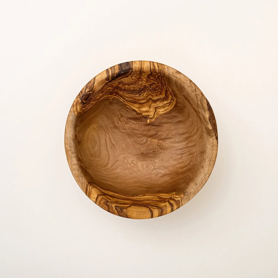 Handgefertigte Salat- und Obstschale aus Olivenholz – 16 cm, langlebig und stilvoll

