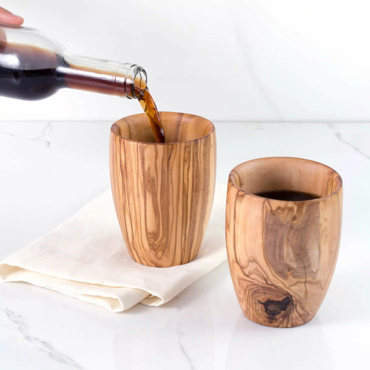 2 handgefertigte Becher aus Olivenholz – langlebig, natürlich und jedes Stück ein Unikat

