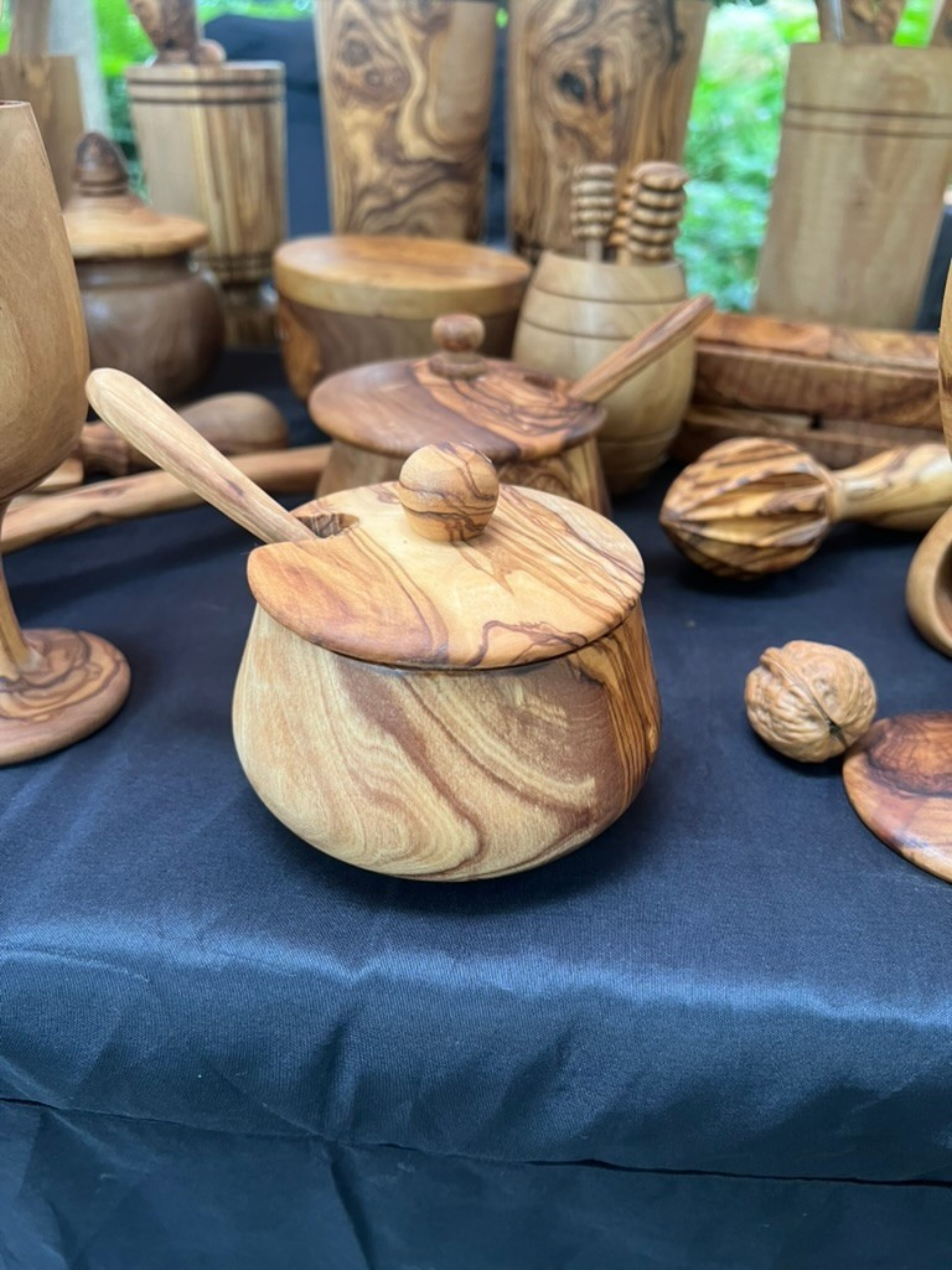 Stand de MediterraneanArt avec articles durables à Avenches
