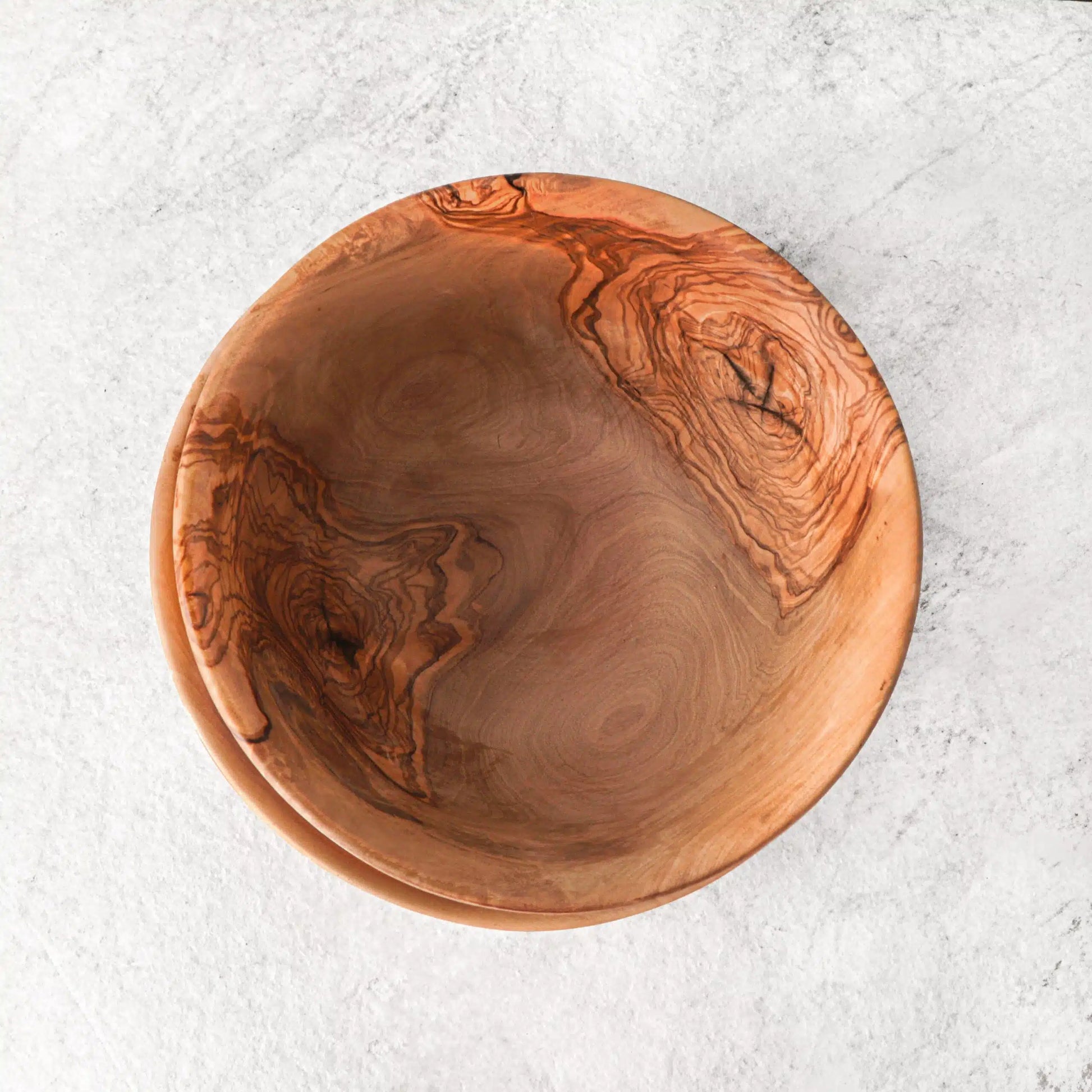 Handgefertigtes 3er Set Salatschüsseln aus langlebigem Olivenholz – robust und natürlich
