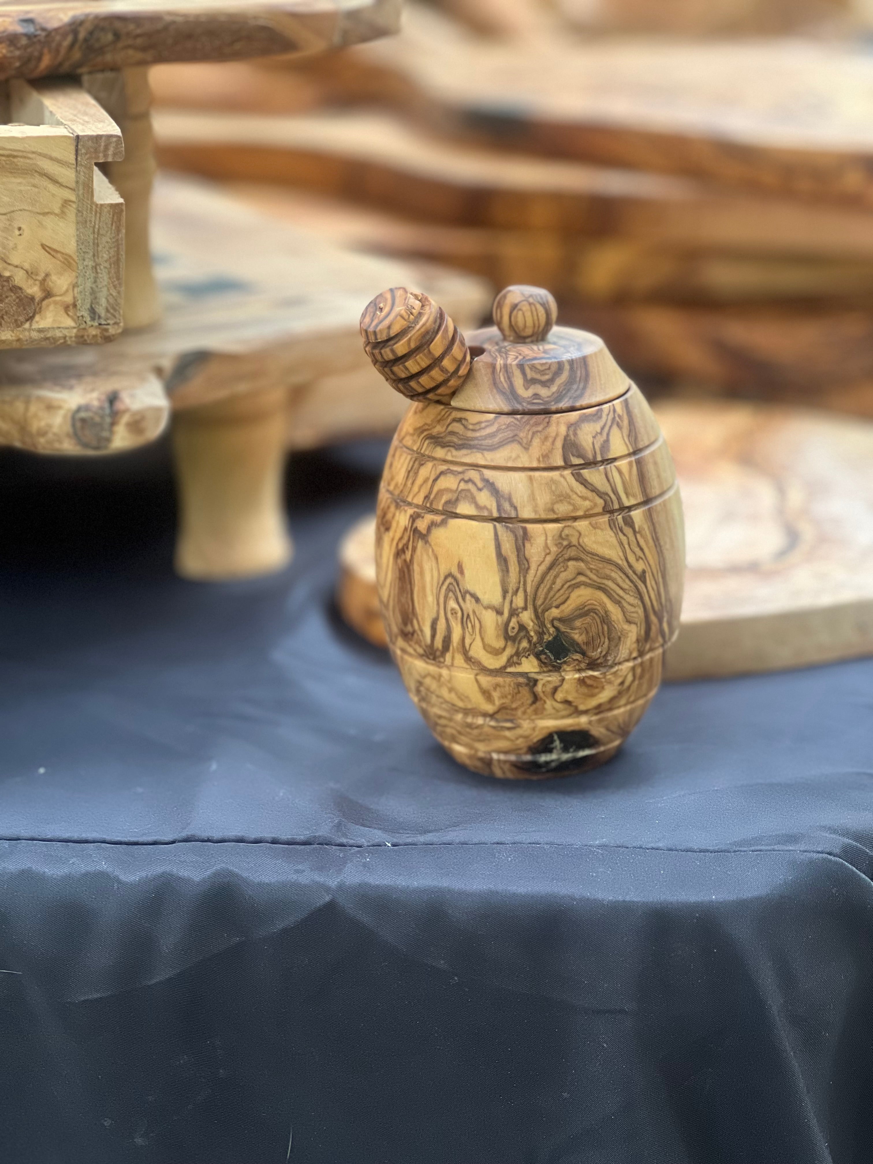 Stand de vente d’objets artisanaux MediterraneanArt à Neuchâtel

