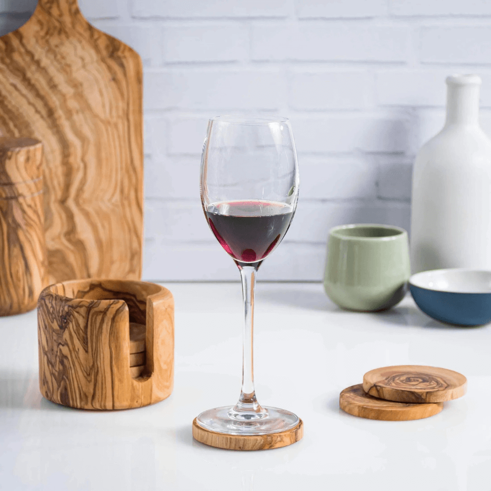 6 handgefertigte Untersetzer mit Halter aus Olivenholz – dekorativ, langlebig und natürlich


