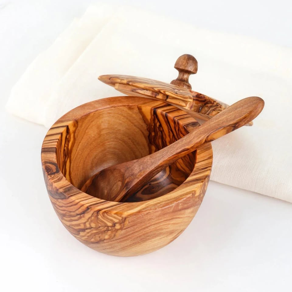 Zuckerdose aus Olivenholz mit Holz-Kaffeelöffel – nachhaltiges Design

